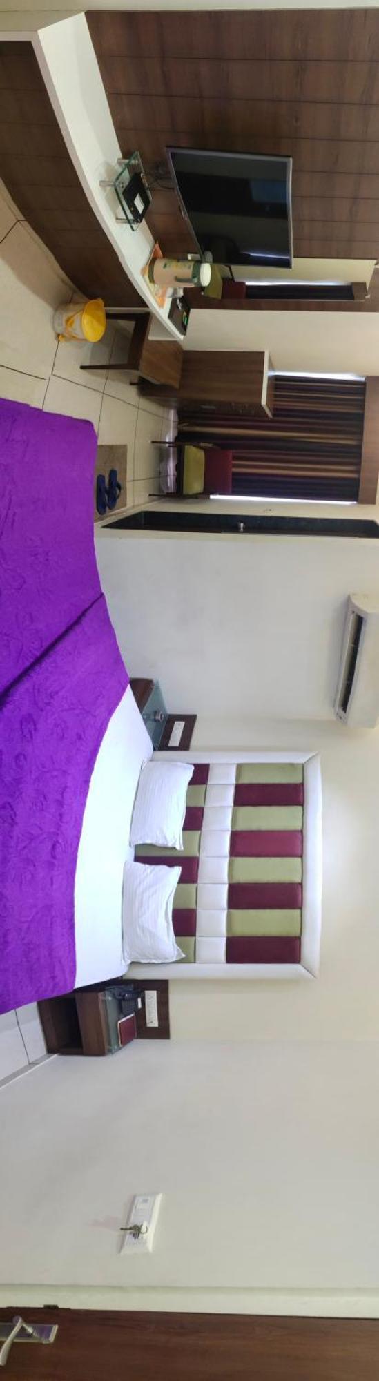 Hotel Zenith Сурат Экстерьер фото