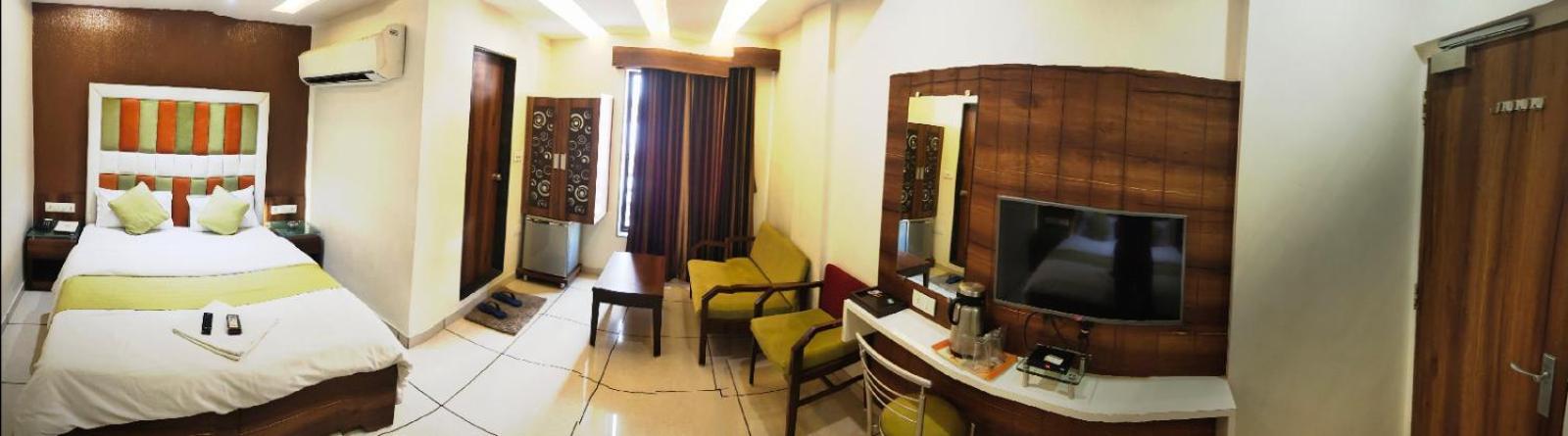 Hotel Zenith Сурат Экстерьер фото