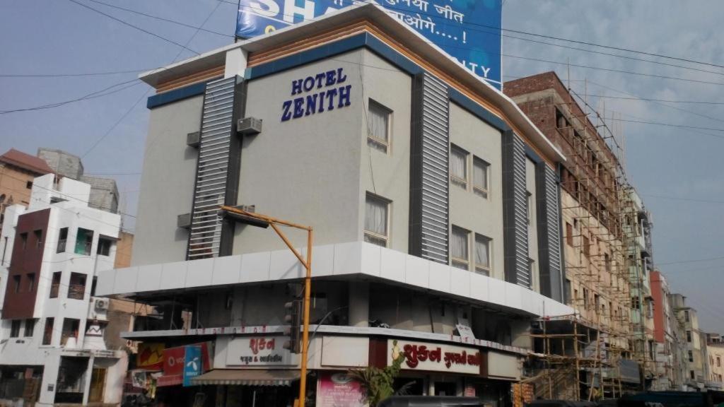 Hotel Zenith Сурат Экстерьер фото
