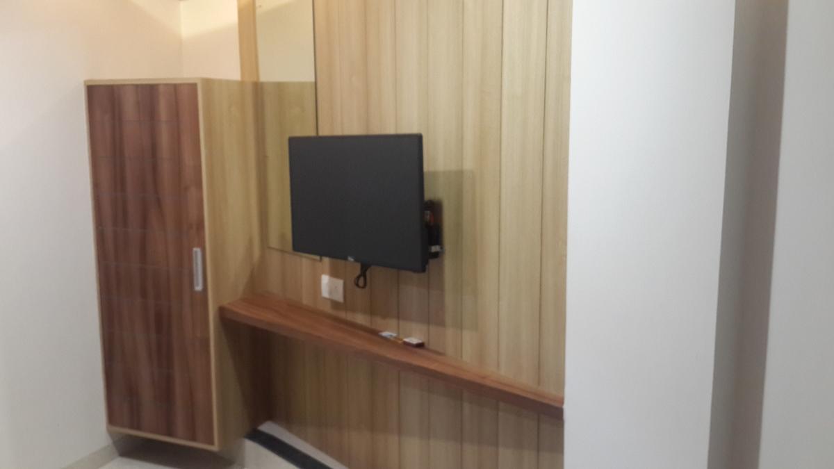 Hotel Zenith Сурат Экстерьер фото